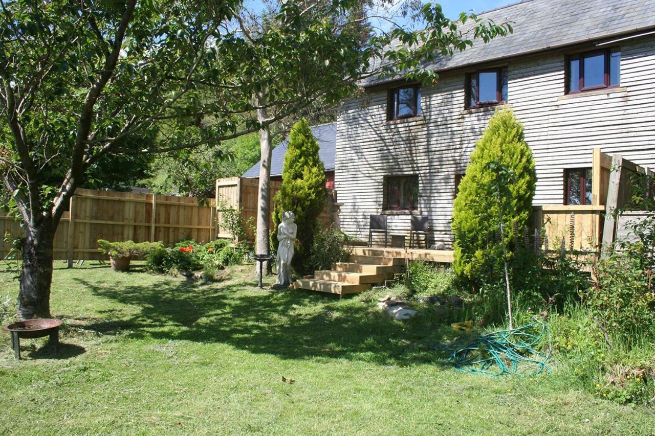 Barn Cottage - Farm Park Stay With Hot Tub Суонси Экстерьер фото